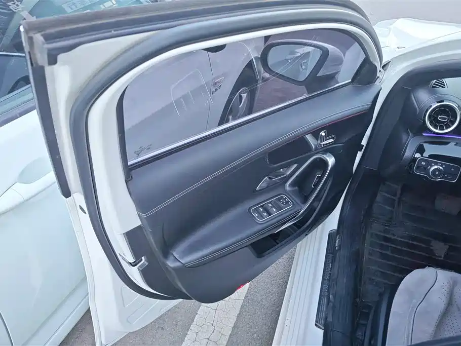 Mercedes-Benz A-Class 2023 — фото 7