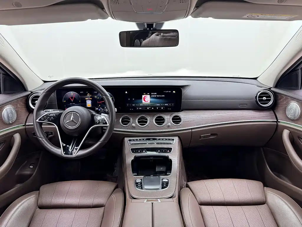 Mercedes-Benz E-Class 2022 — фото 12