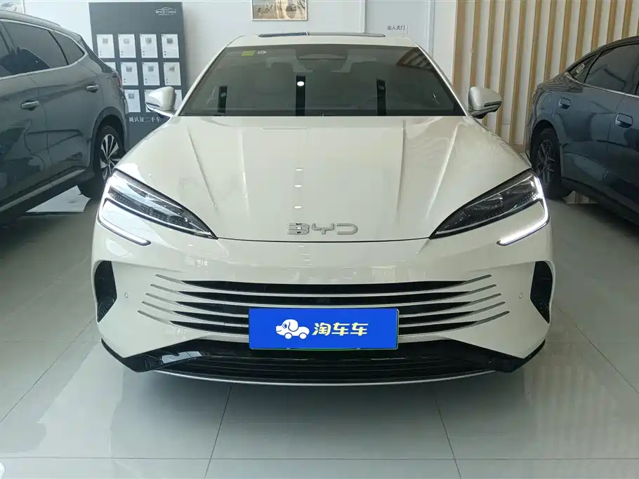 BYD Seal 07 DM-i 2025 — фото 2