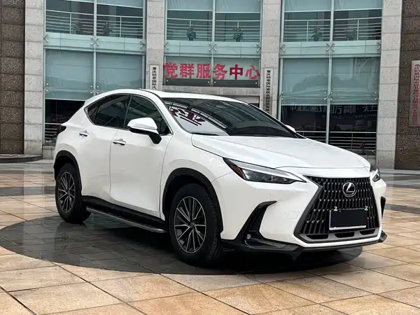Lexus NX 2023