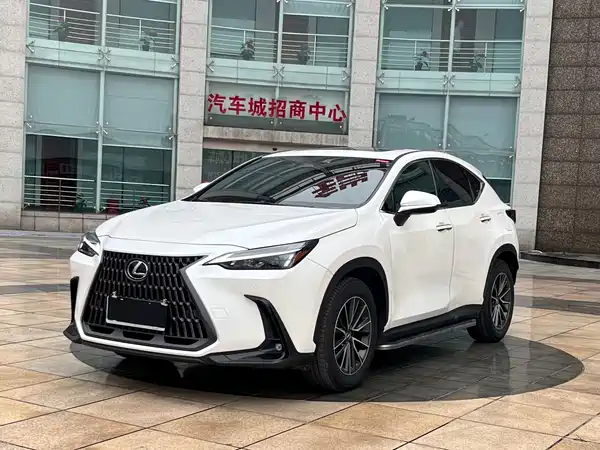 Lexus NX 2023