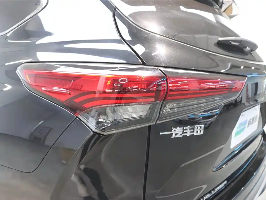 Toyota Crown Kluger 2022 — фото 34