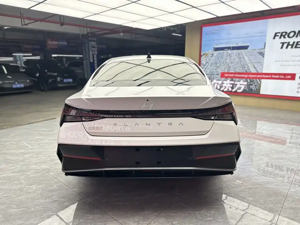Hyundai Elantra 2023