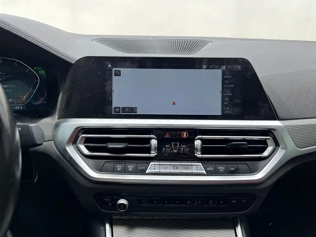 BMW 3 Series 2021 — фото 14