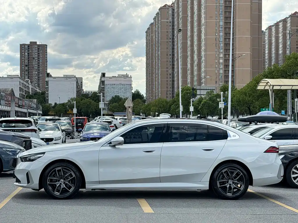 BMW 5 Series 2024