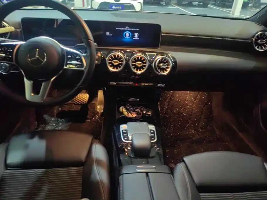 Mercedes-Benz A-Class 2020 — фото 16