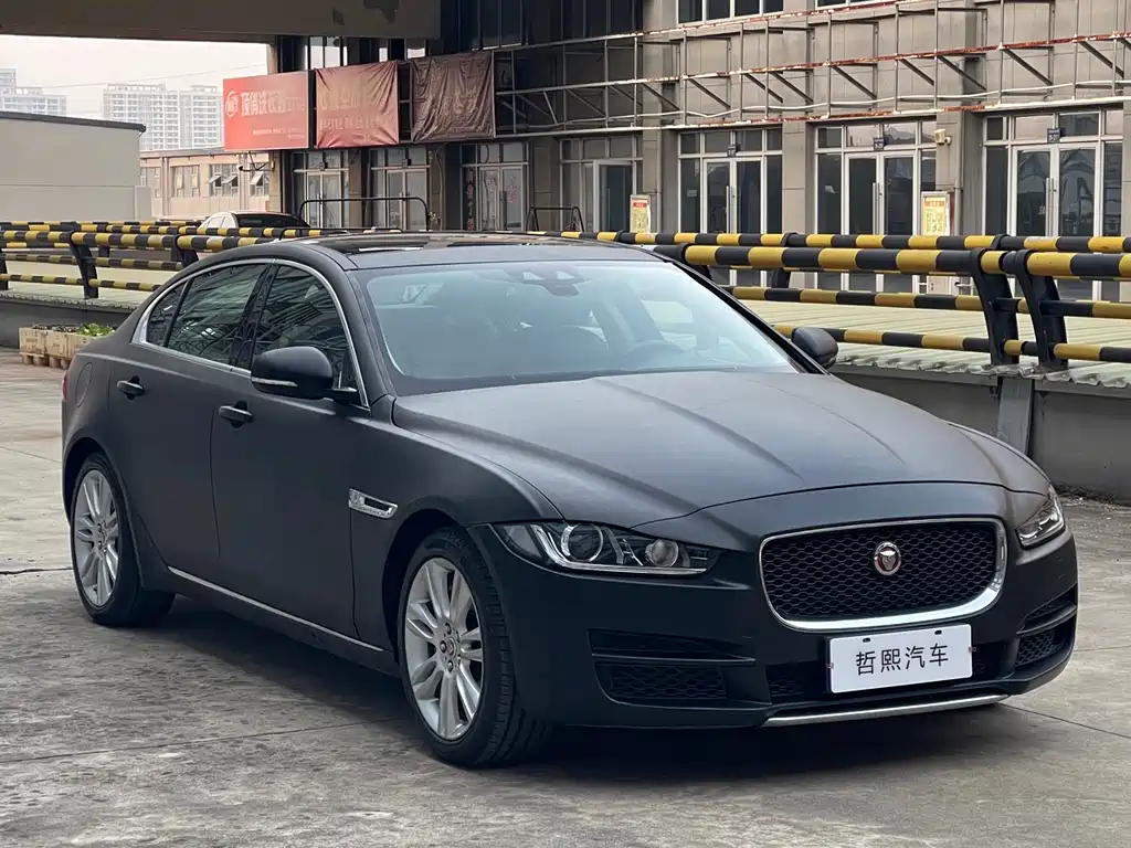 Jaguar XEL 2018 — фото 3