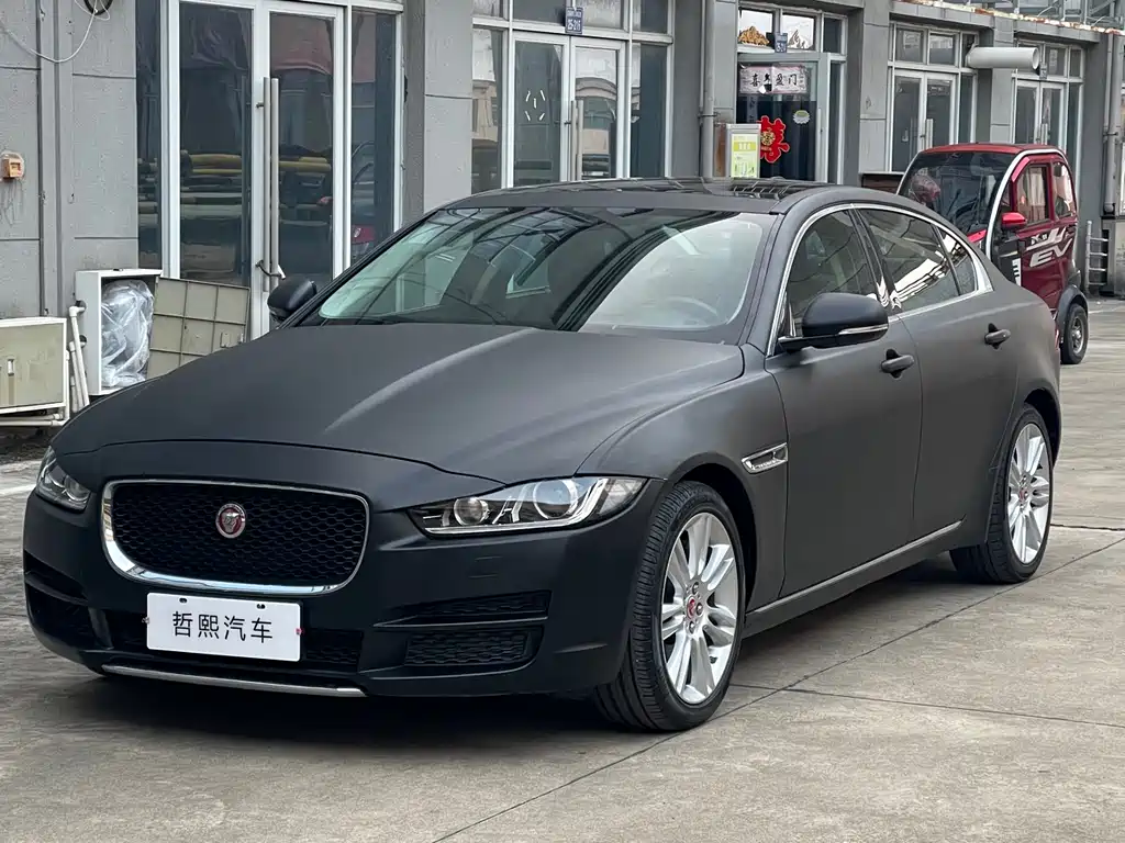Jaguar XEL 2018 — фото 1