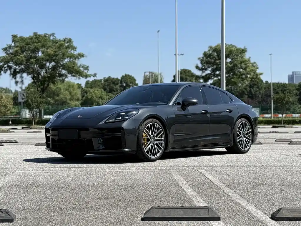 Porsche Panamera 2025