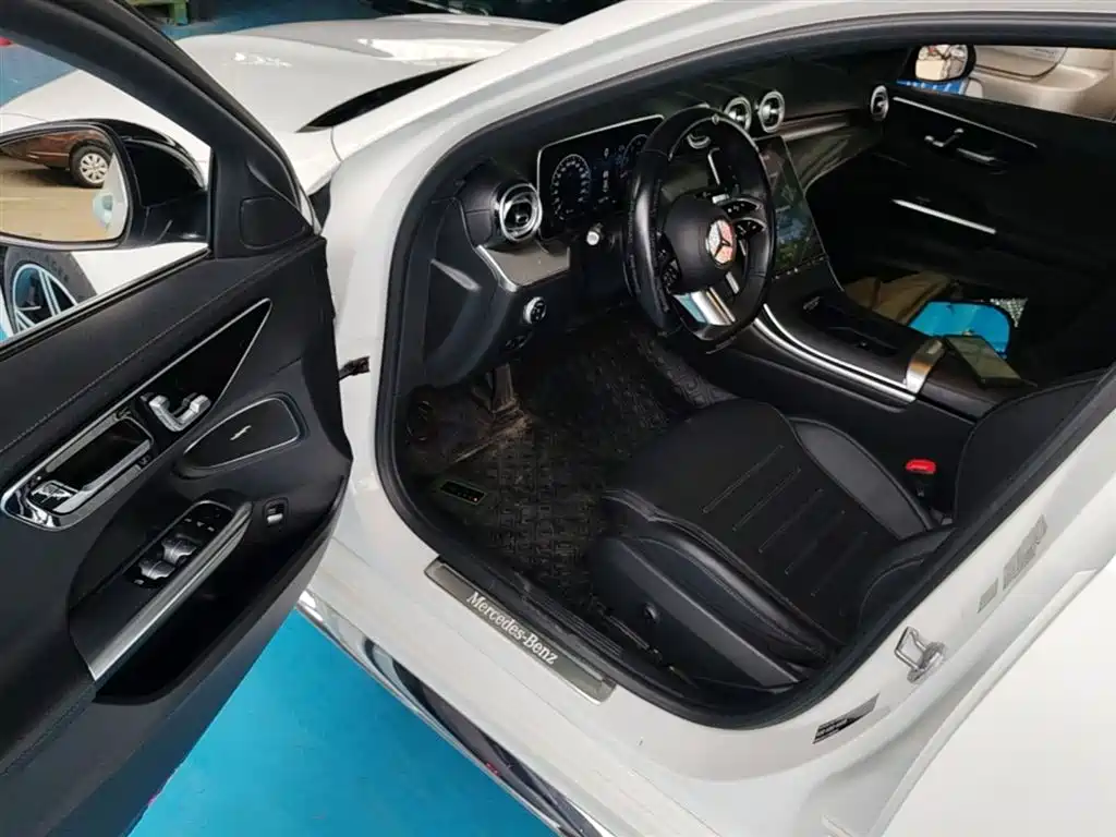 Mercedes-Benz C-Class 2023 — фото 16
