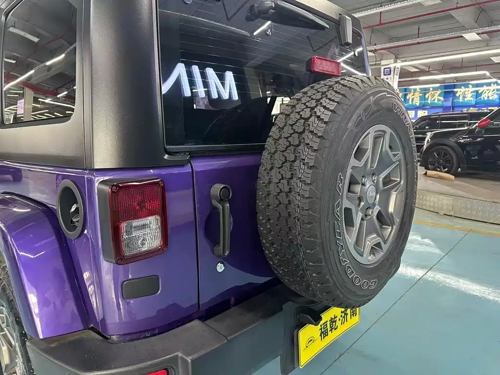 Jeep Wrangler 2018 — фото 10