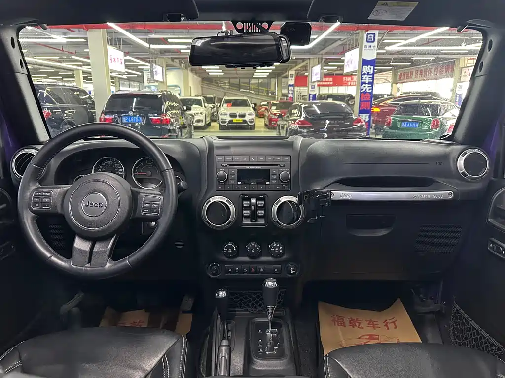 Jeep Wrangler 2018 — фото 21