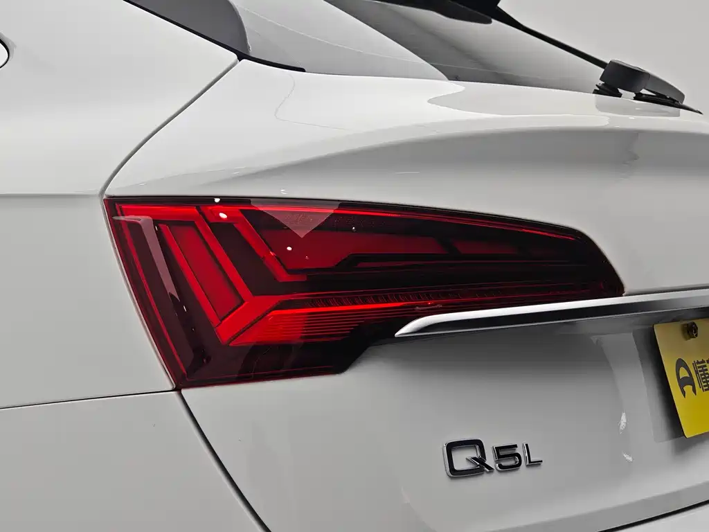 Audi Q5L Sportback 2022 — фото 15