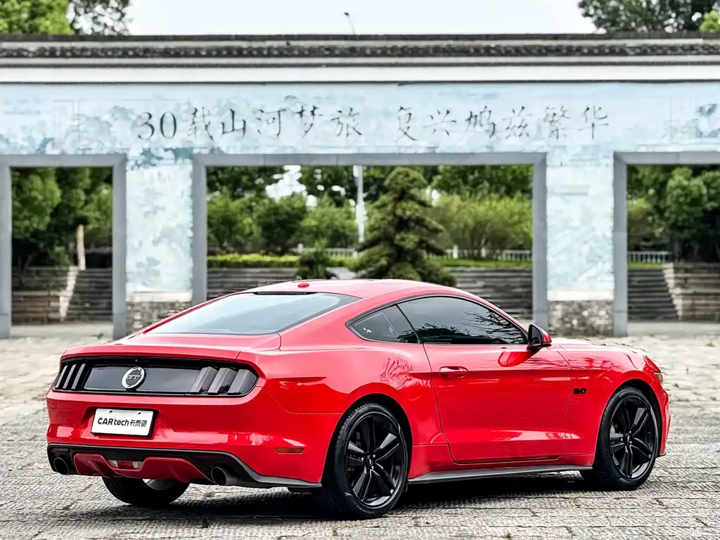 Ford Mustang 2018 — фото 6