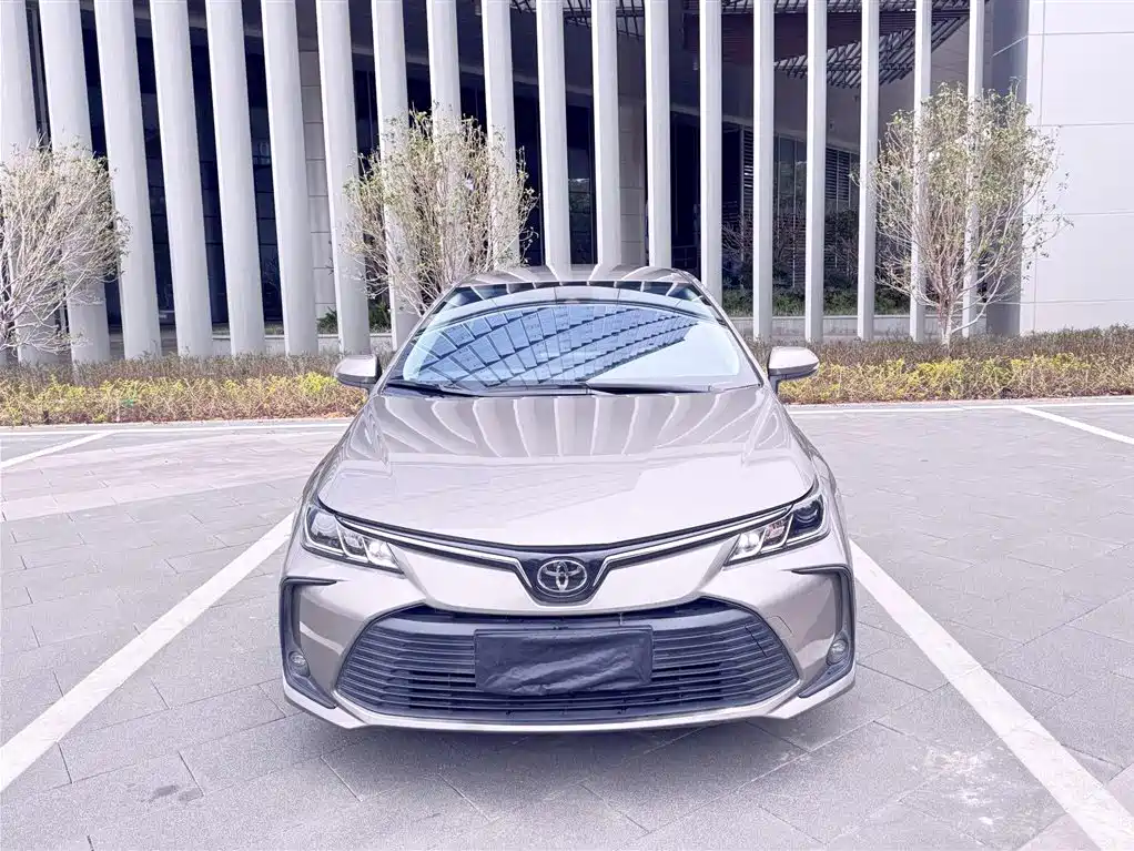Toyota Corolla 2020 — фото 24