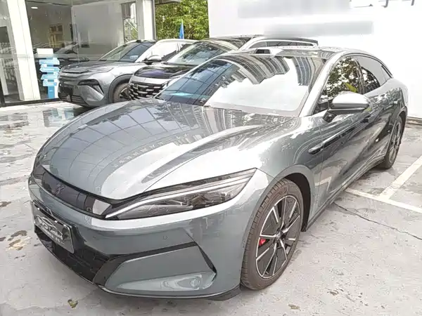 BYD Han L 2025