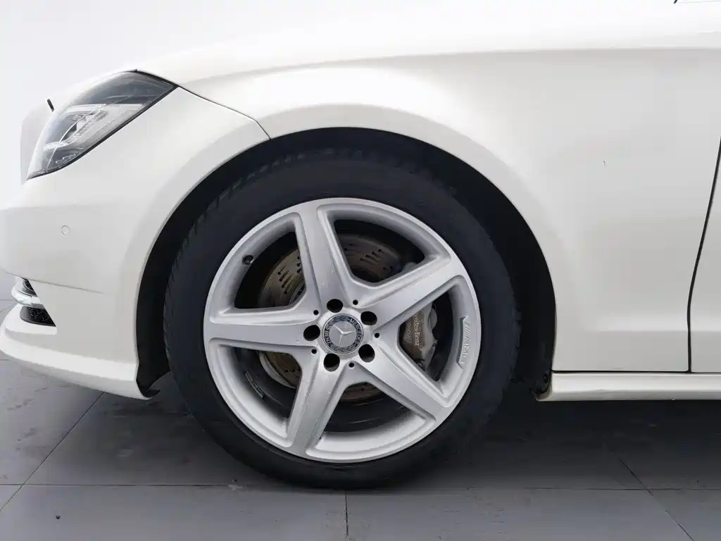 Mercedes-Benz CLS 2015 — фото 17