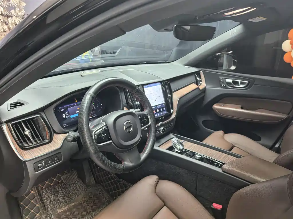 Volvo XC60 PHEV 2021 — фото 5