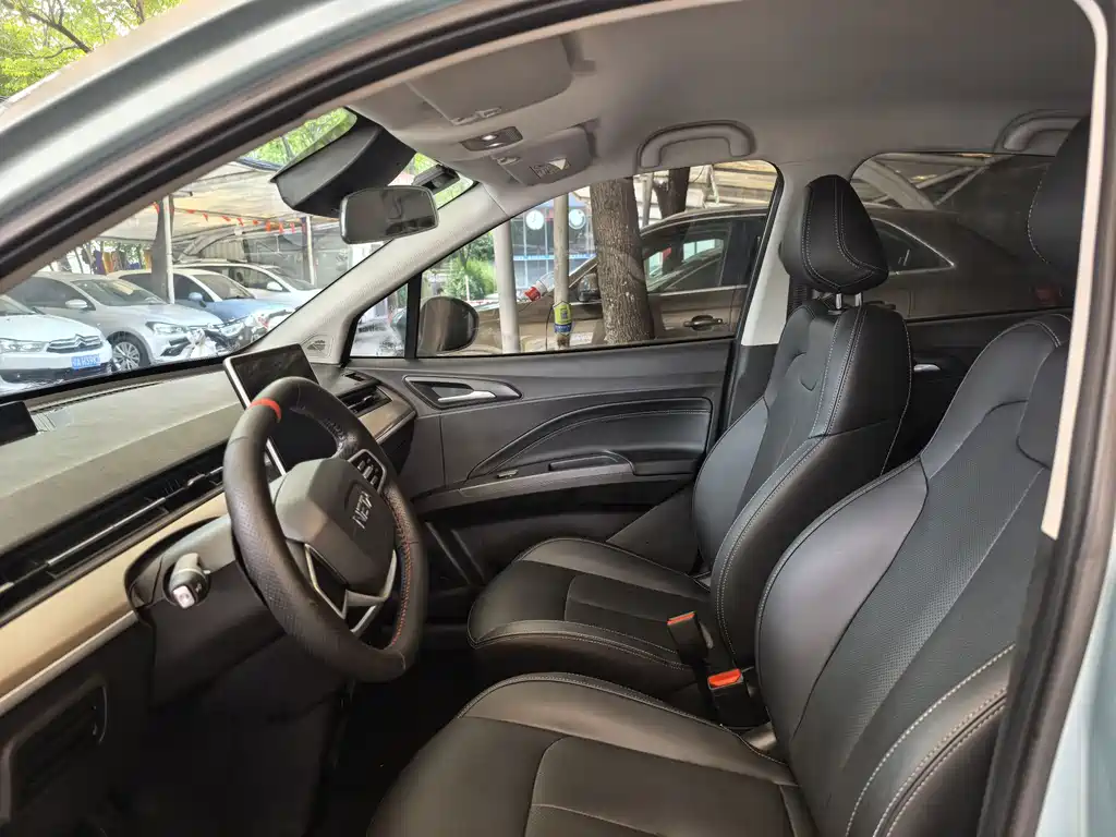 Neta V 2021