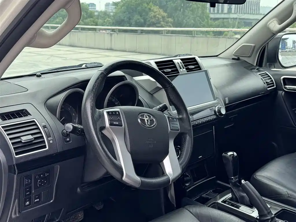 Toyota Prado 2016 — фото 4