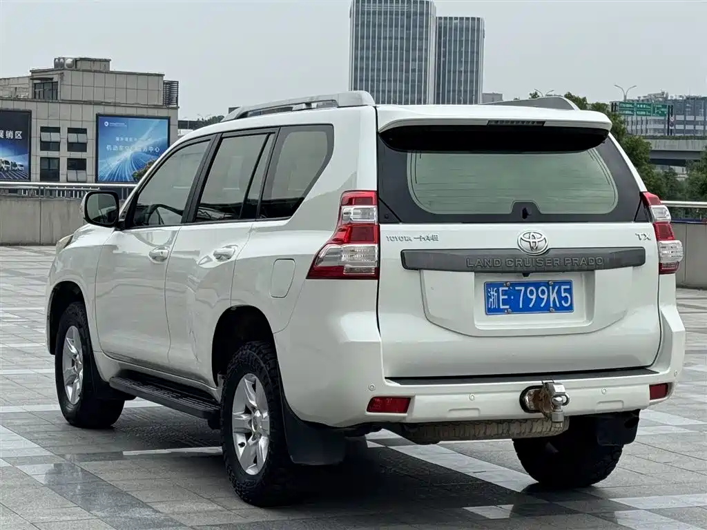 Toyota Prado 2016 — фото 11
