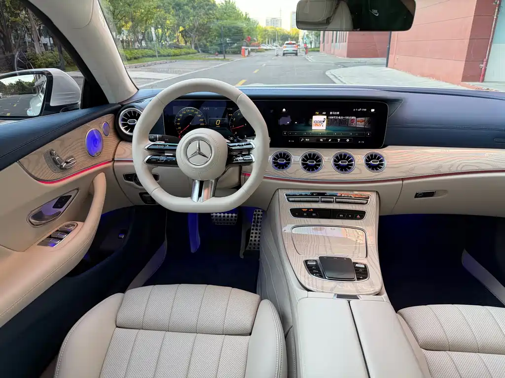 Mercedes-Benz E-Class 2022 — фото 10