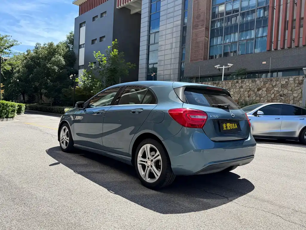Mercedes-Benz A-Class 2015 — фото 16