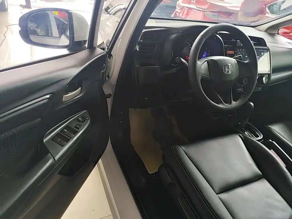 Honda Fit 2016 — фото 16