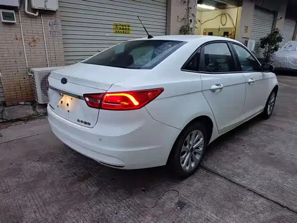 Ford Escort 2016