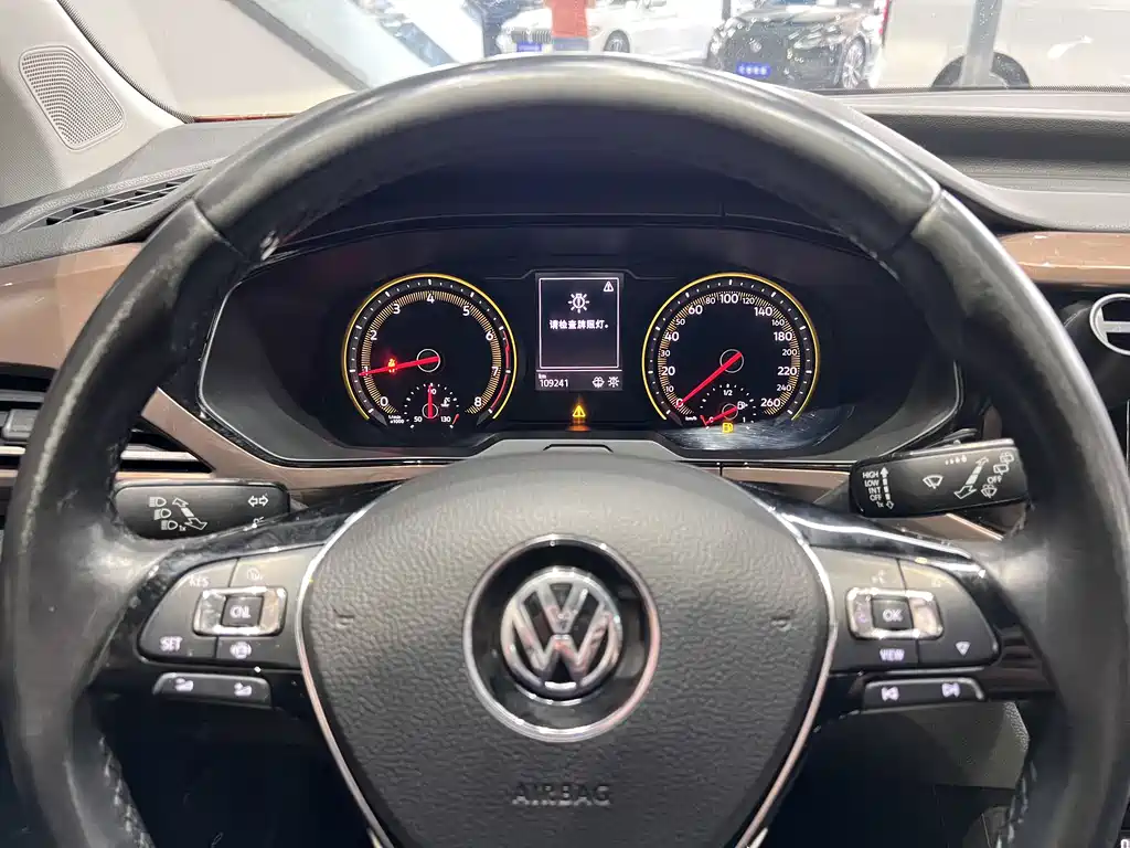 Volkswagen Tharu 2019 — фото 10