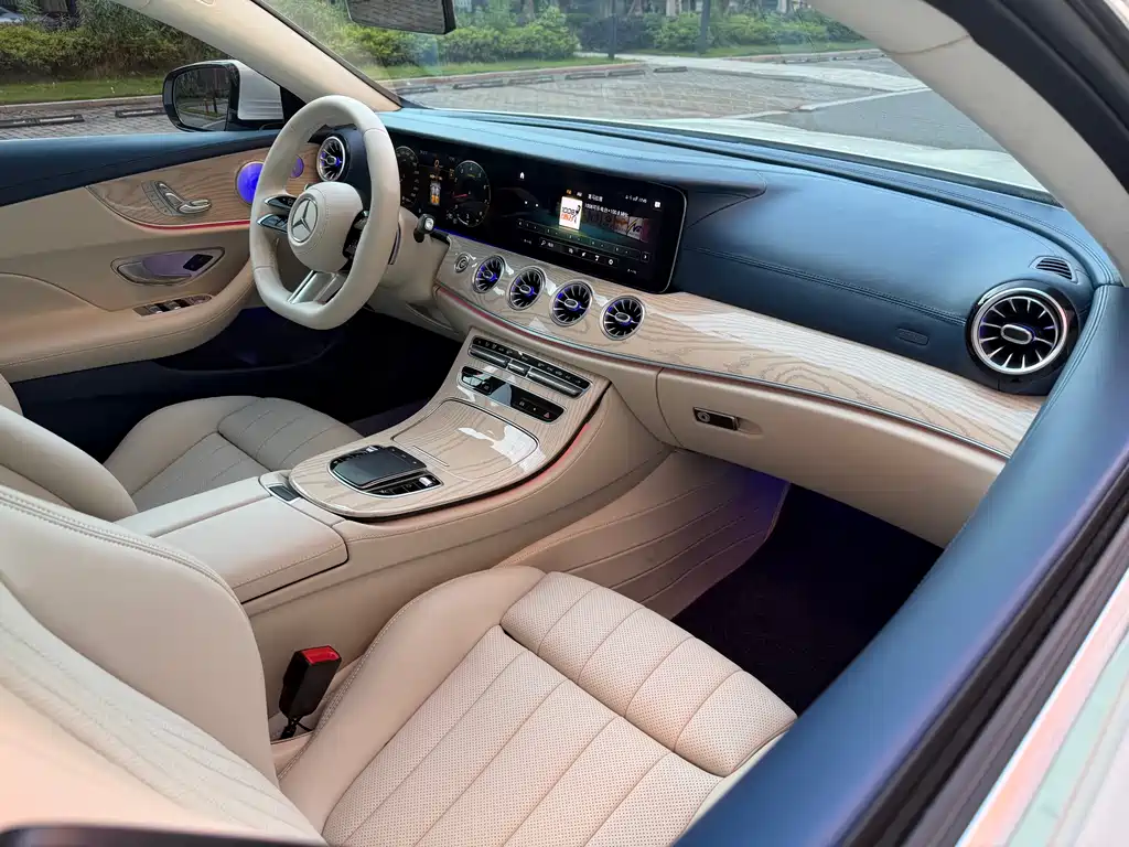 Mercedes-Benz E-Class 2022 — фото 18