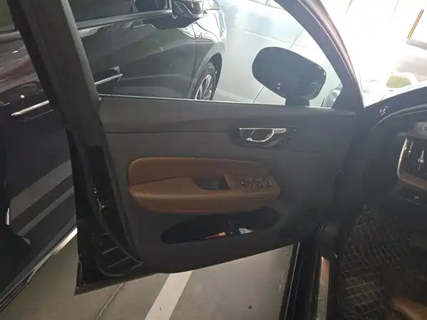 Volvo XC60 2024