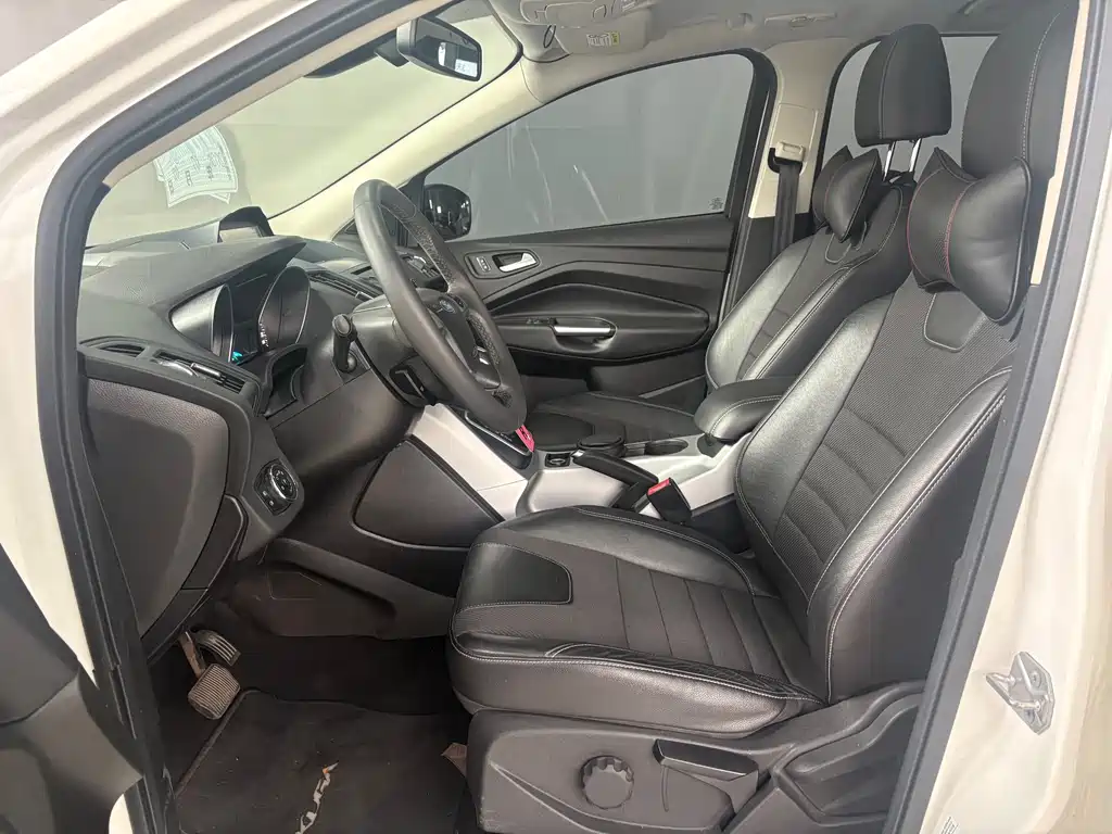 Ford Kuga 2015 — фото 15