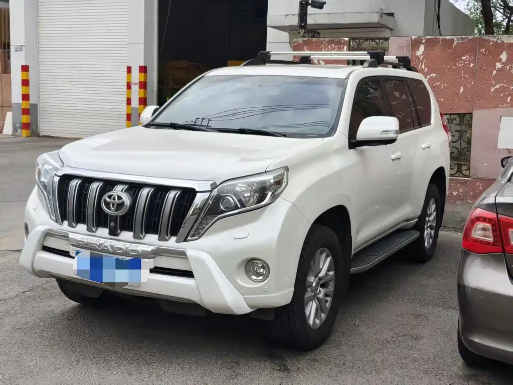 Toyota Prado 2017 — фото 1