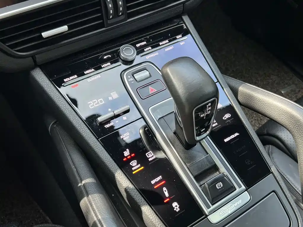 Porsche Cayenne 2018 — фото 15
