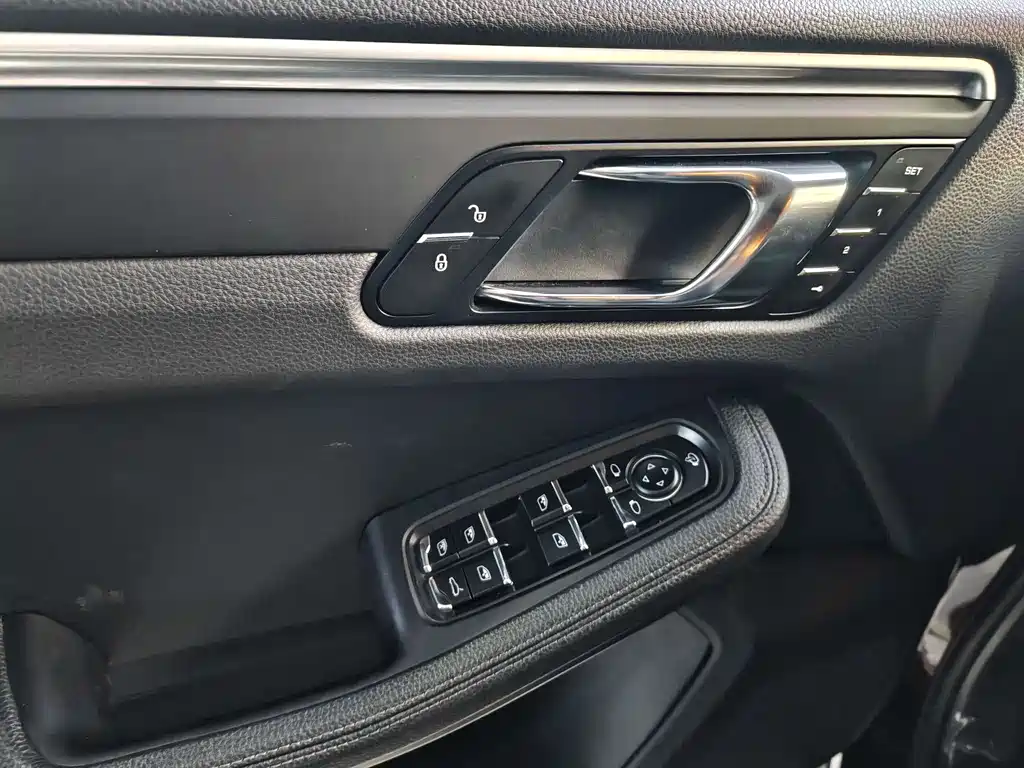 Porsche Macan 2018 — фото 8