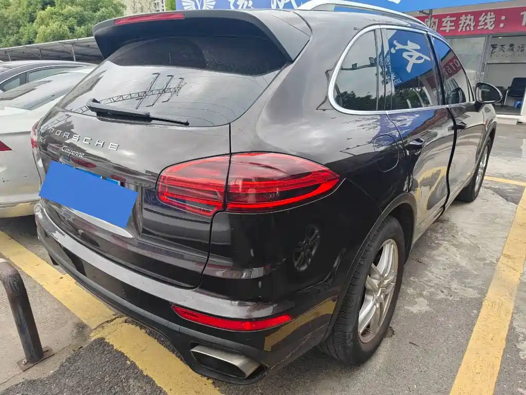 Porsche Cayenne 2016 — фото 15