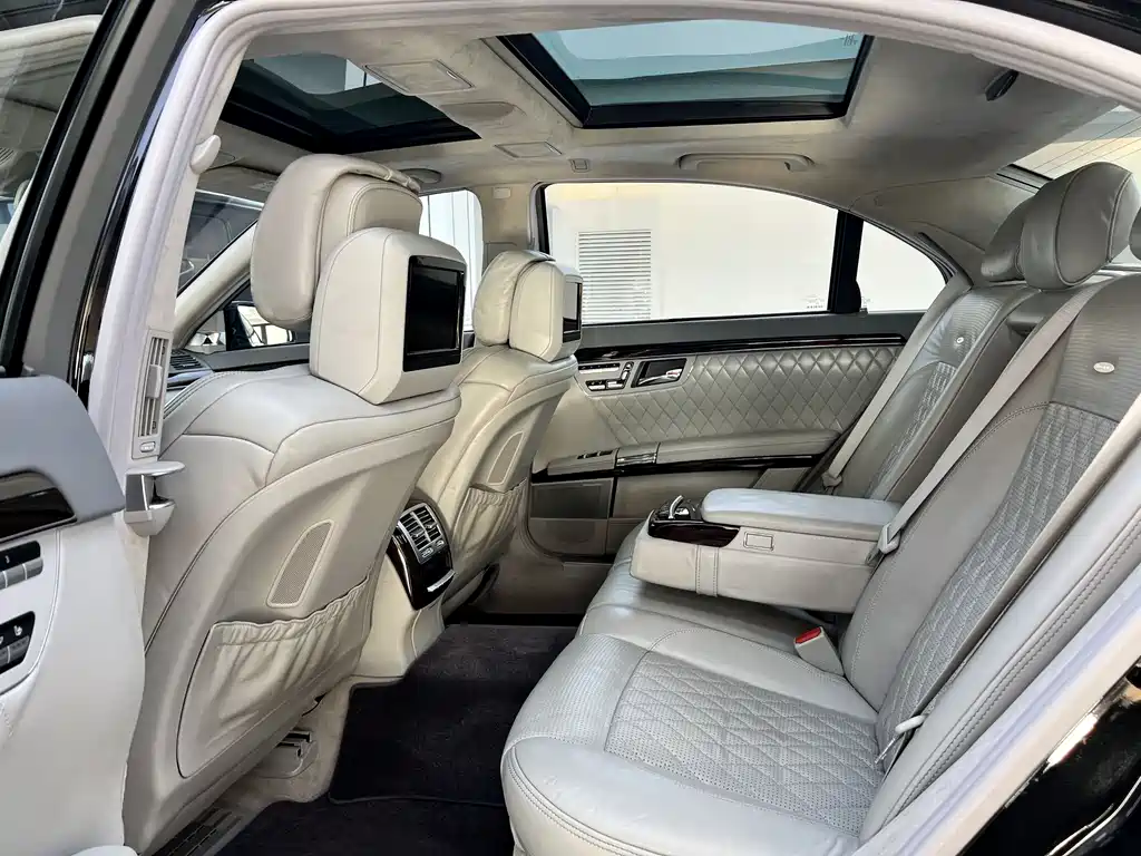 Mercedes-Benz S-Class AMG 2011 — фото 9
