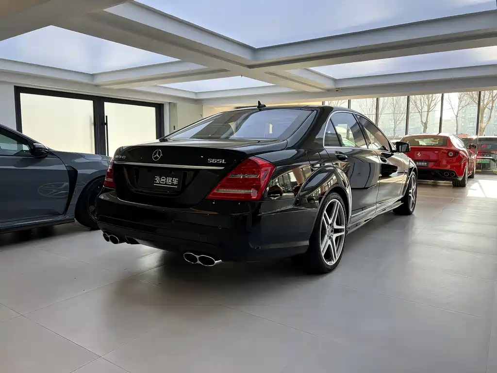Mercedes-Benz S-Class AMG 2011 — фото 16