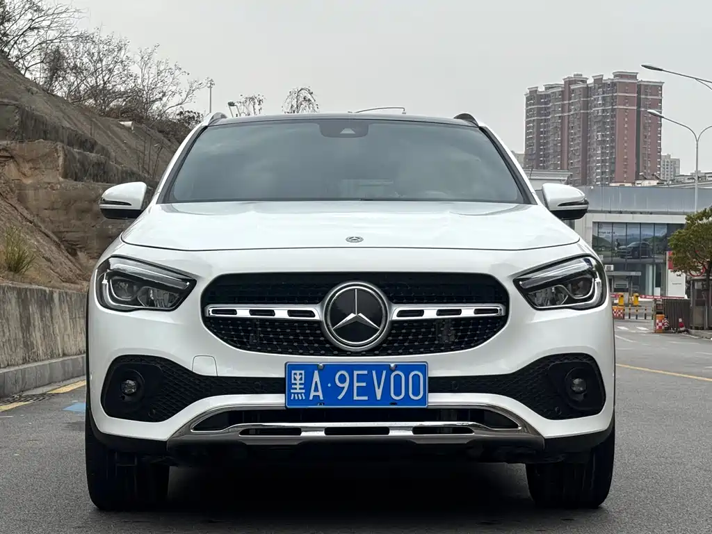 Mercedes-Benz GLA 2023