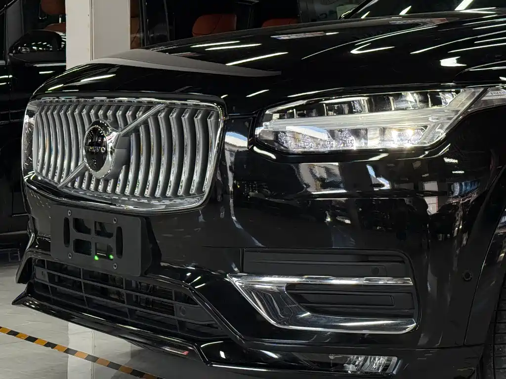 Volvo XC90 2022 — фото 2