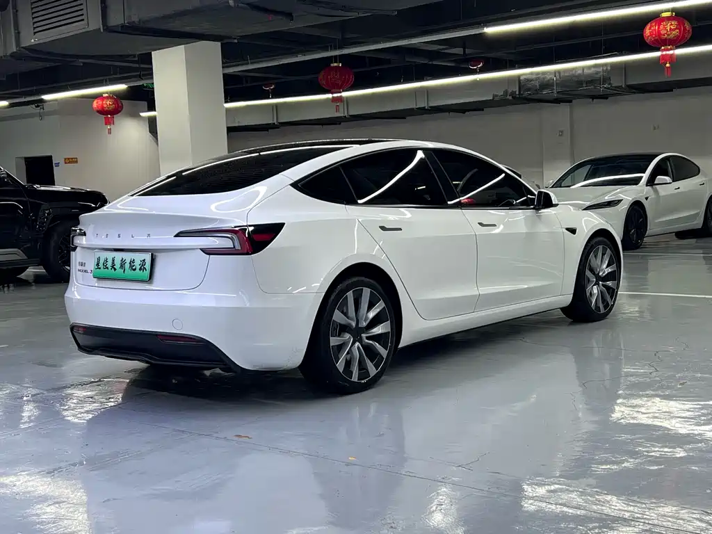 Tesla Model 3 2025 — фото 14