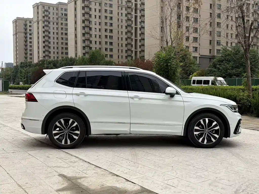 Volkswagen Tiguan L 2024