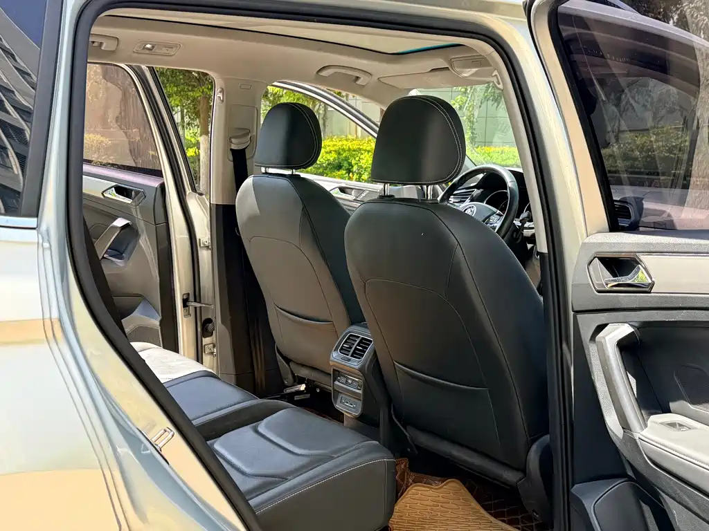 Volkswagen Tiguan L 2019 — фото 11