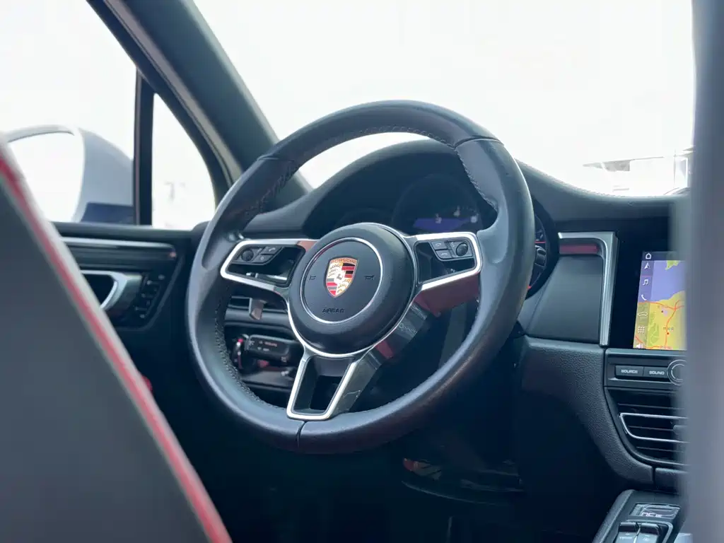 Porsche Macan 2021 — фото 14