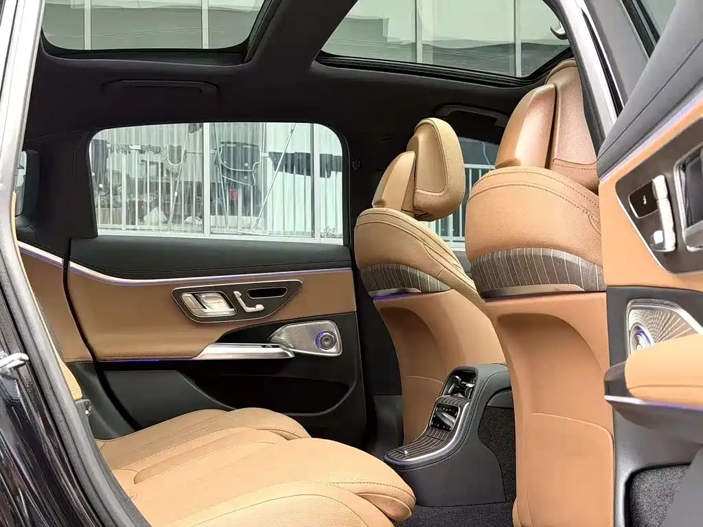 Mercedes-Benz E-Class 2025 — фото 8
