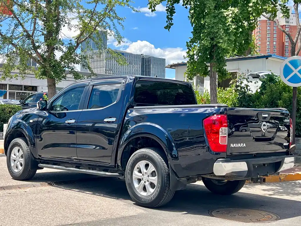 Nissan Navara 2019 — фото 10