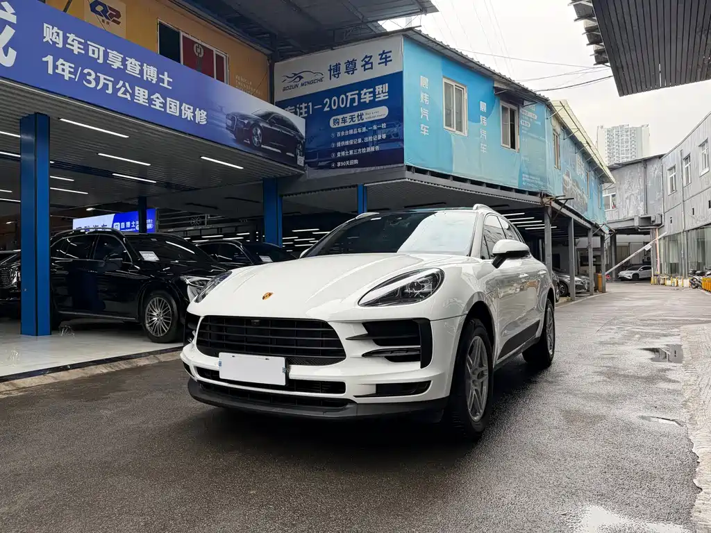 Porsche Macan 2022 — фото 1
