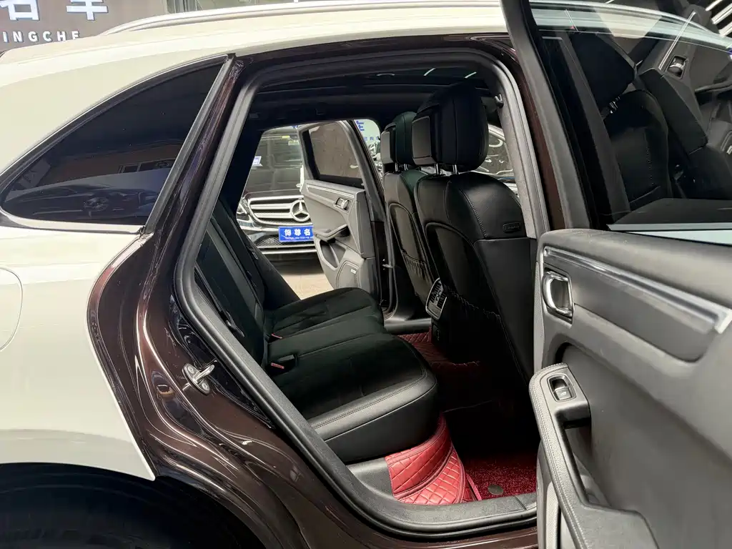 Porsche Macan 2022 — фото 16