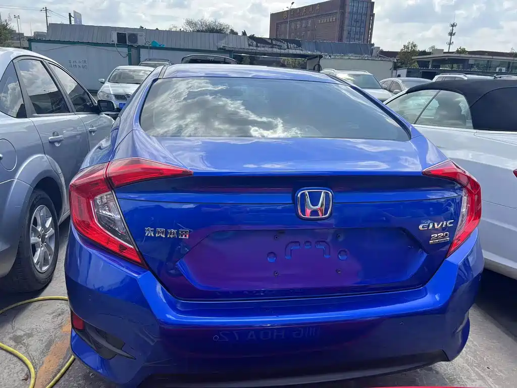 Honda Civic 2019 — фото 11